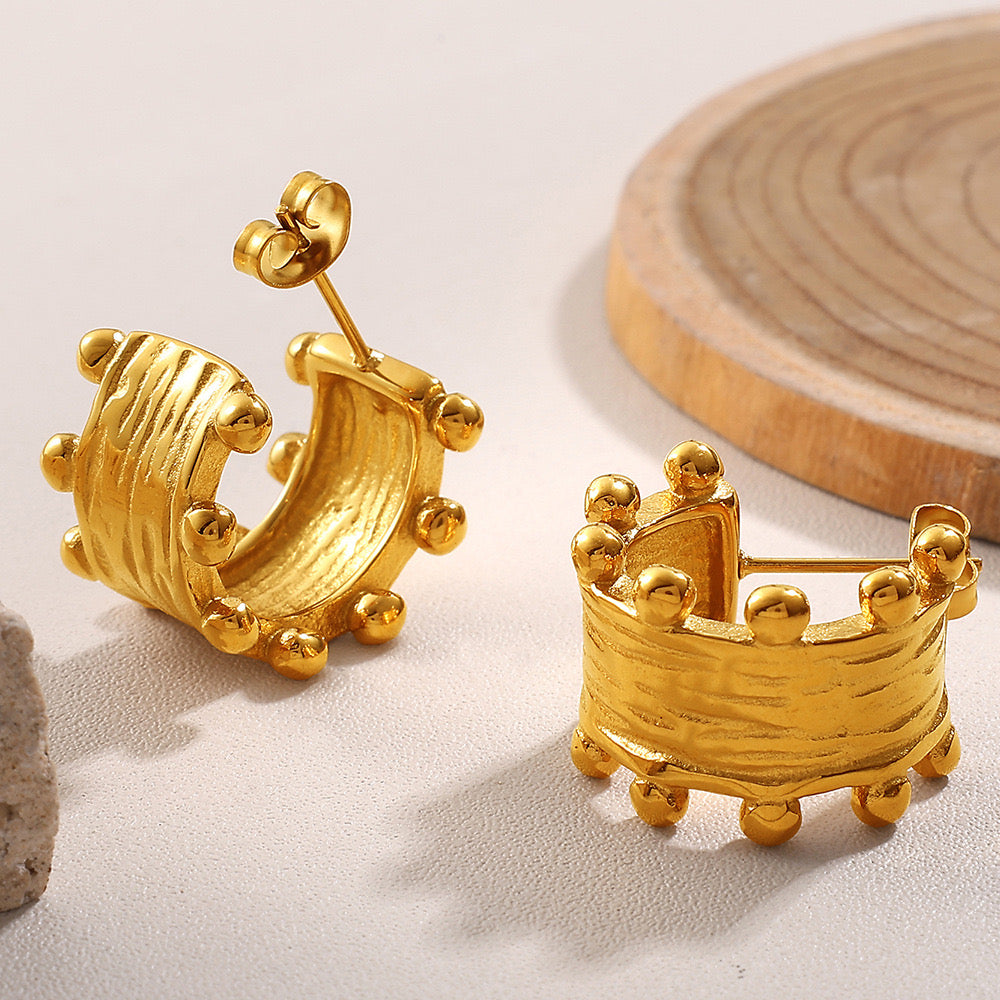 ARLO STUDDED GOLD EARRINGS