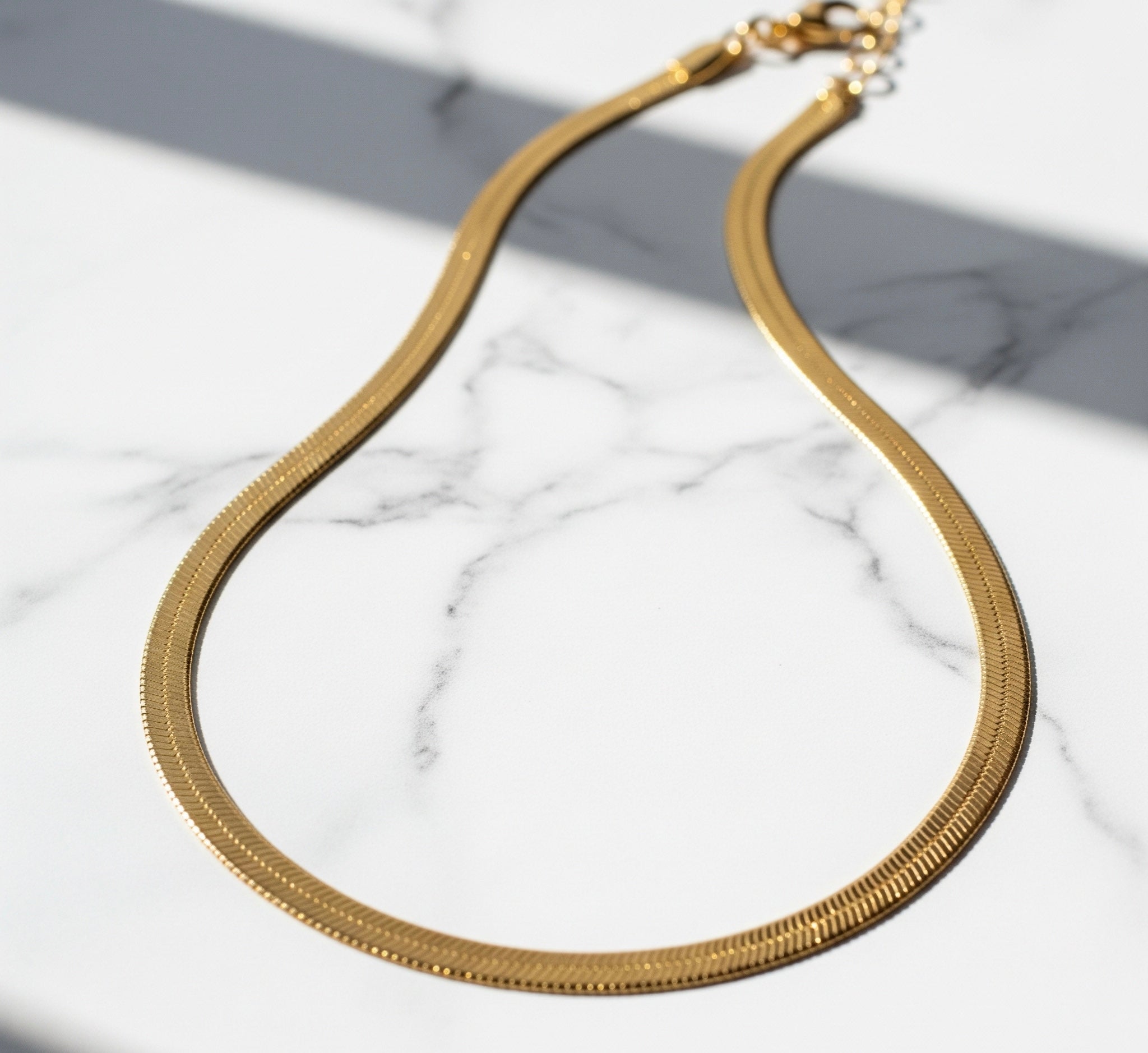 HERRINGBONE SNAKE GOLD NECKLACE